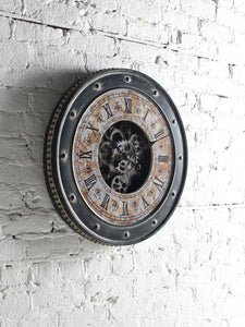 Reloj de Pared con detalle de remache y maquinaria expuesta 24 " (61 cm) de Metal (pilas AA no incluidas) - Eugenia's Decoracion y Regalos